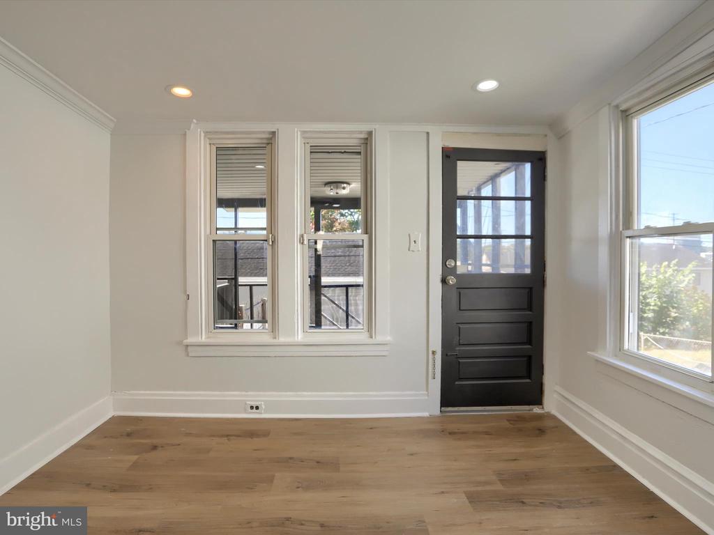 556 N 2ND STREET