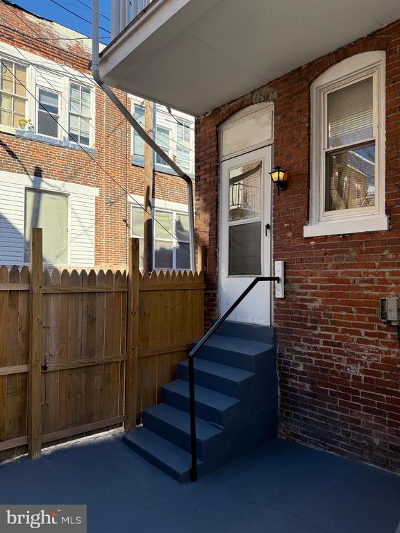 1351 HOWARD STREET