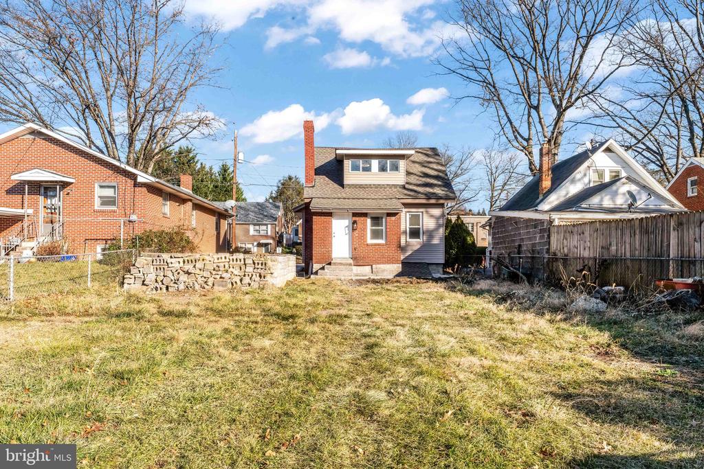 1216 S 19TH ST,DAUPHIN