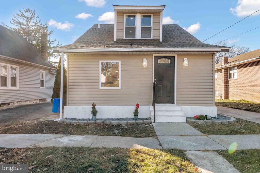 1216 S 19TH ST,DAUPHIN