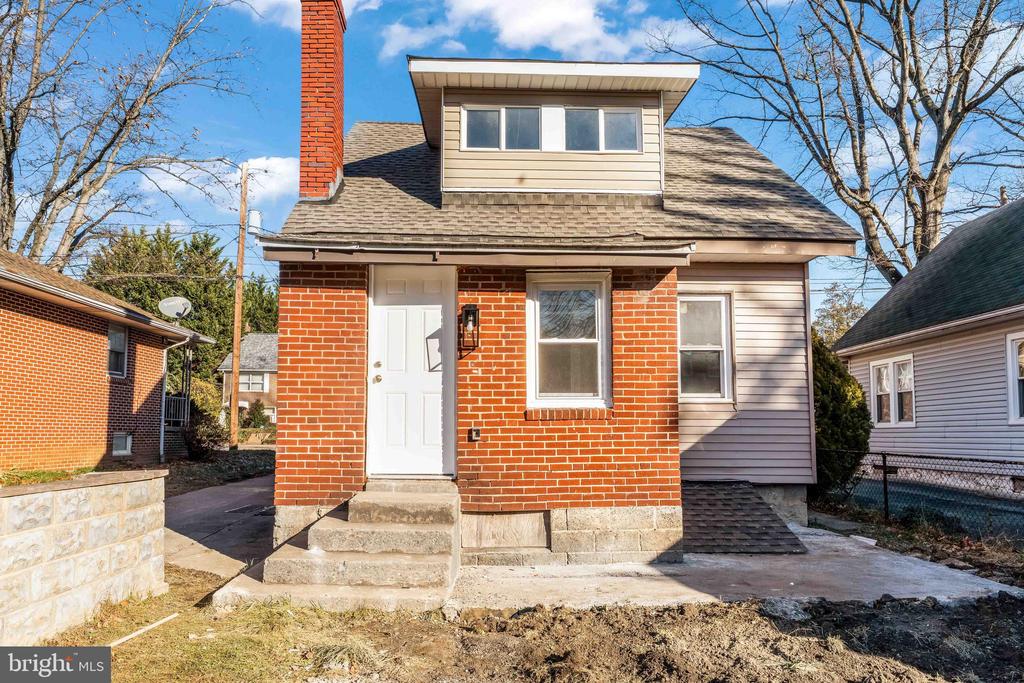 1216 S 19TH ST,DAUPHIN