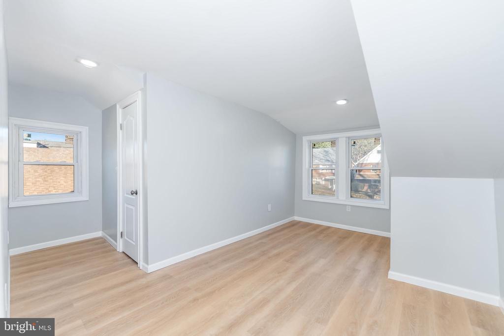 1216 S 19TH ST,DAUPHIN