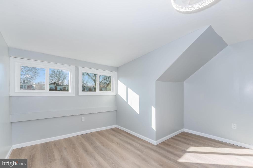 1216 S 19TH ST,DAUPHIN