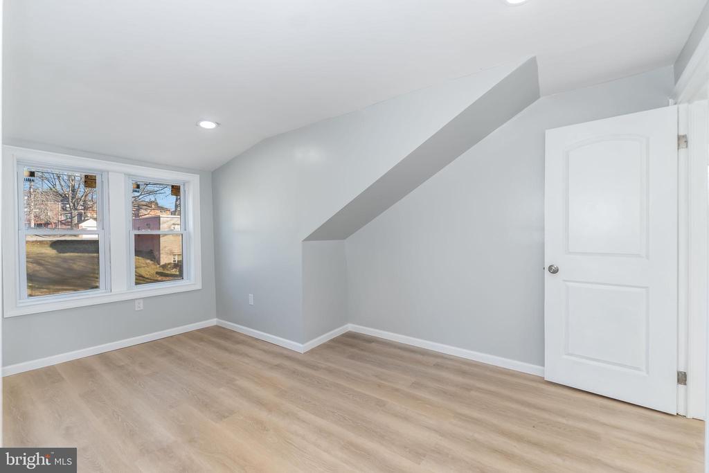 1216 S 19TH ST,DAUPHIN