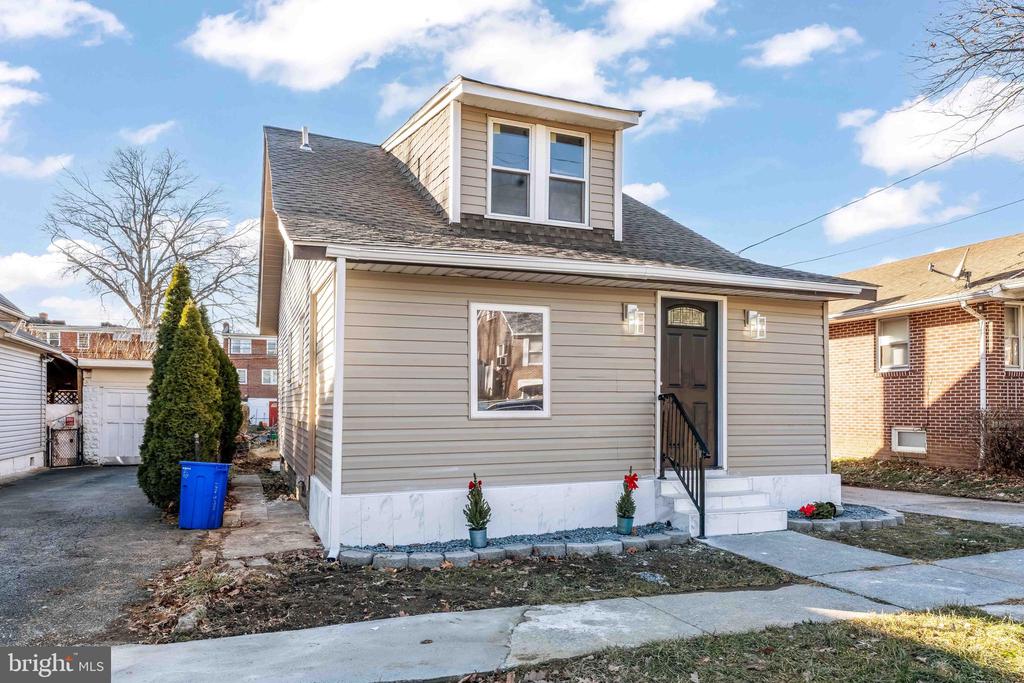 1216 S 19TH ST,DAUPHIN