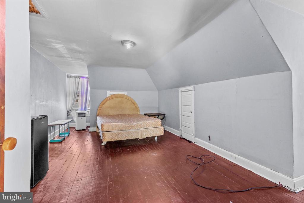 241 MACLAY STREET