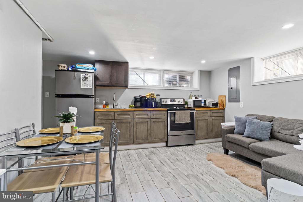 2452 N 4TH STREET