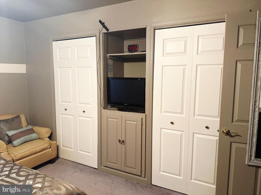 2828 BUXTON COURT