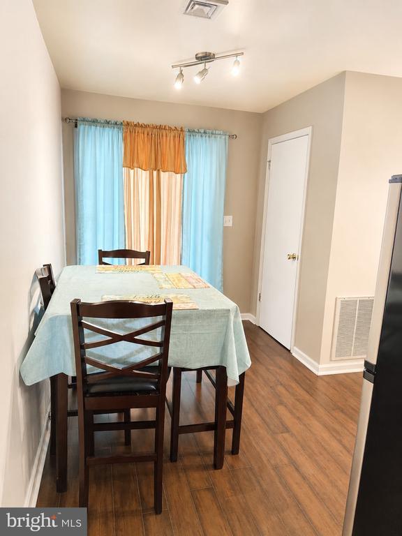 2828 BUXTON COURT