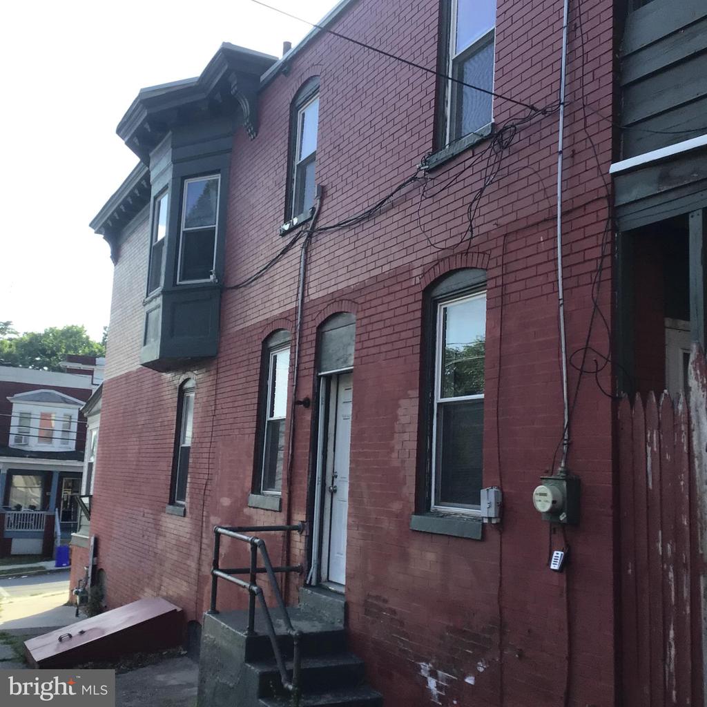 467 CRESCENT STREET