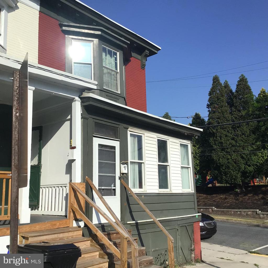 467 CRESCENT STREET