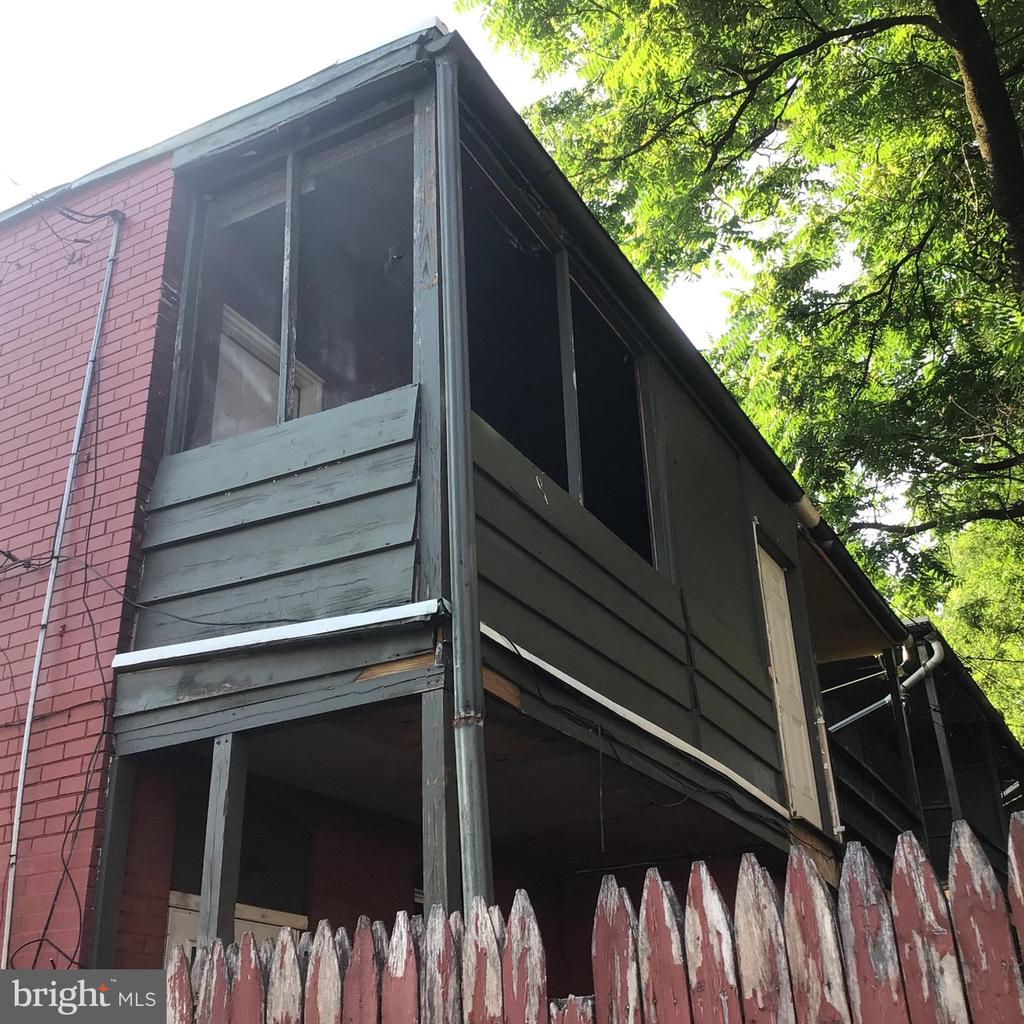 467 CRESCENT STREET
