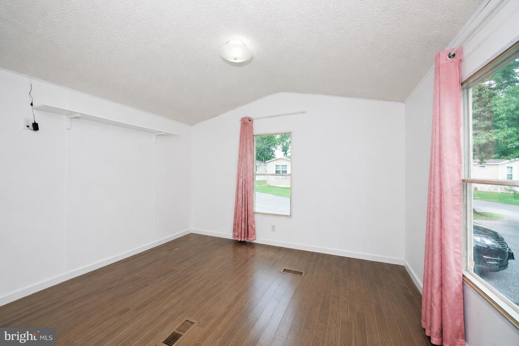 327 CARAVAN COURT