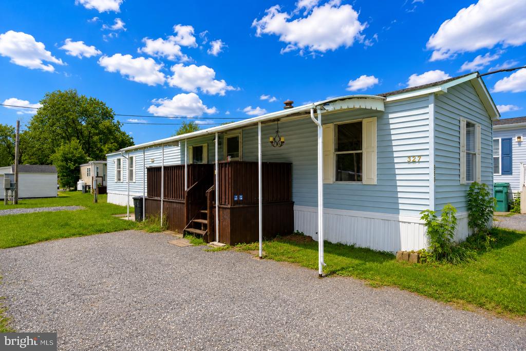 327 CARAVAN COURT
