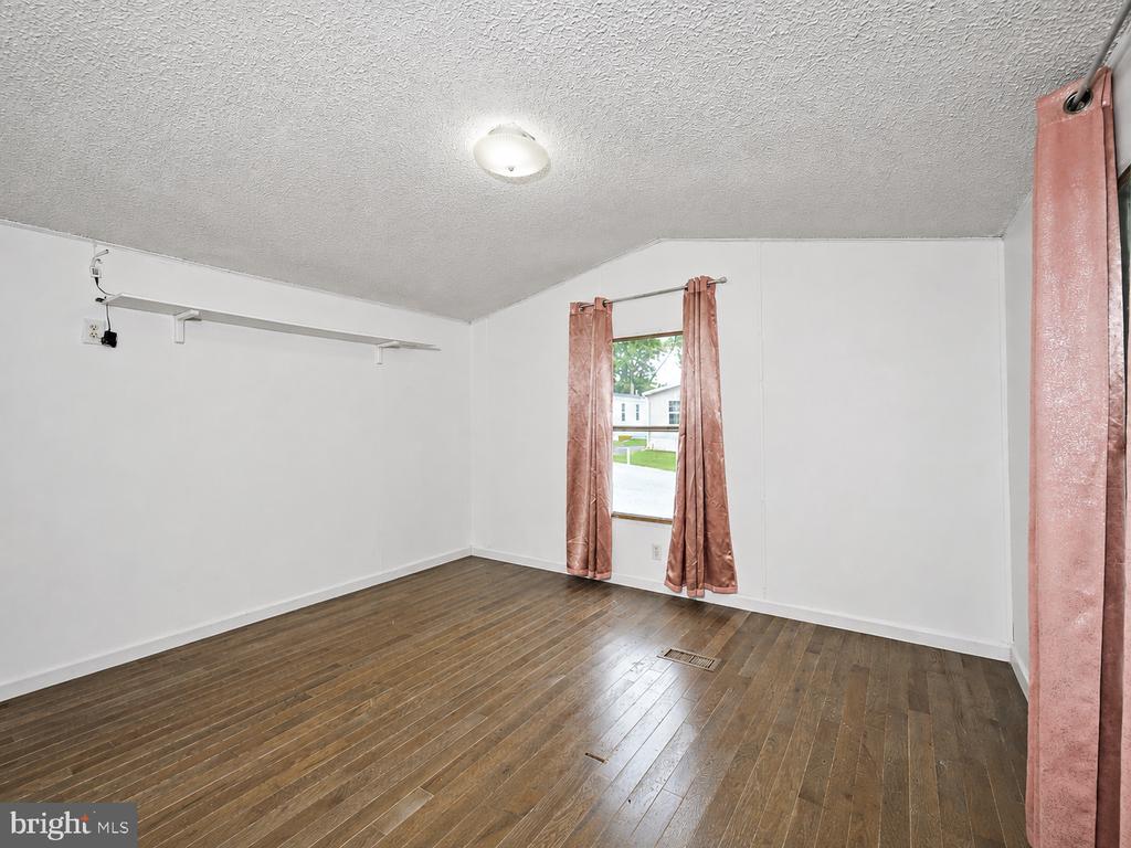 327 CARAVAN COURT