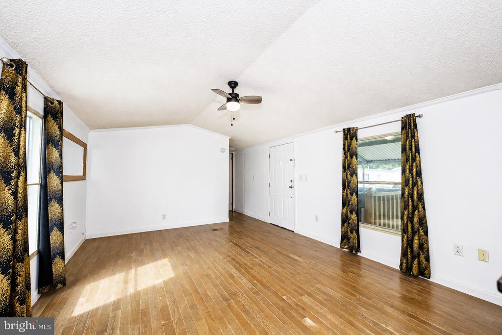 327 CARAVAN COURT