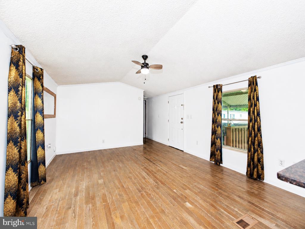 327 CARAVAN COURT