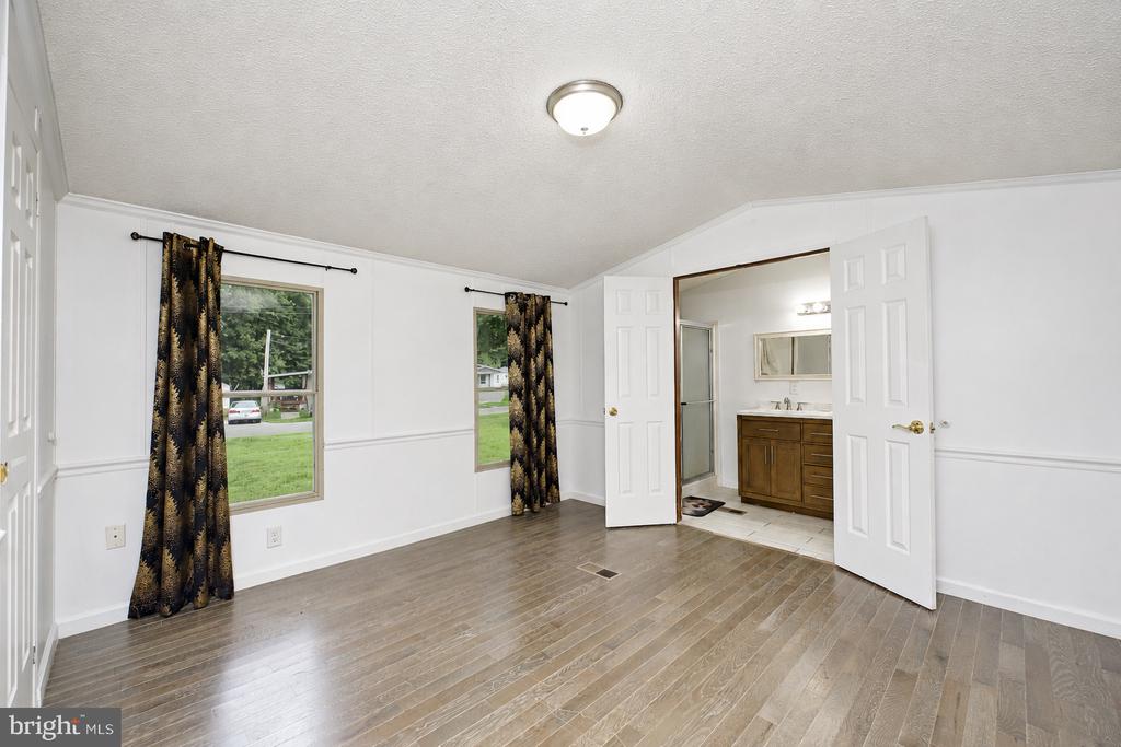 327 CARAVAN COURT