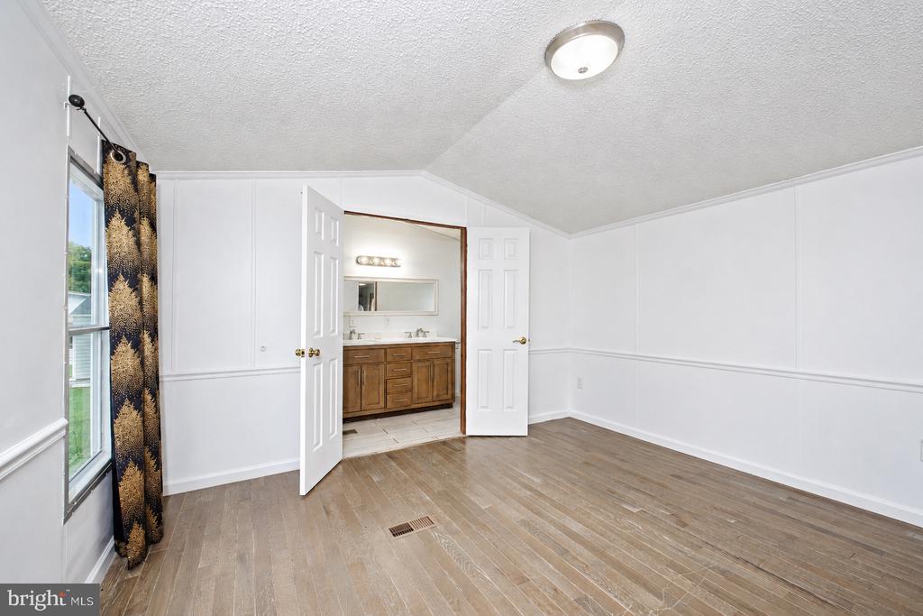 327 CARAVAN COURT