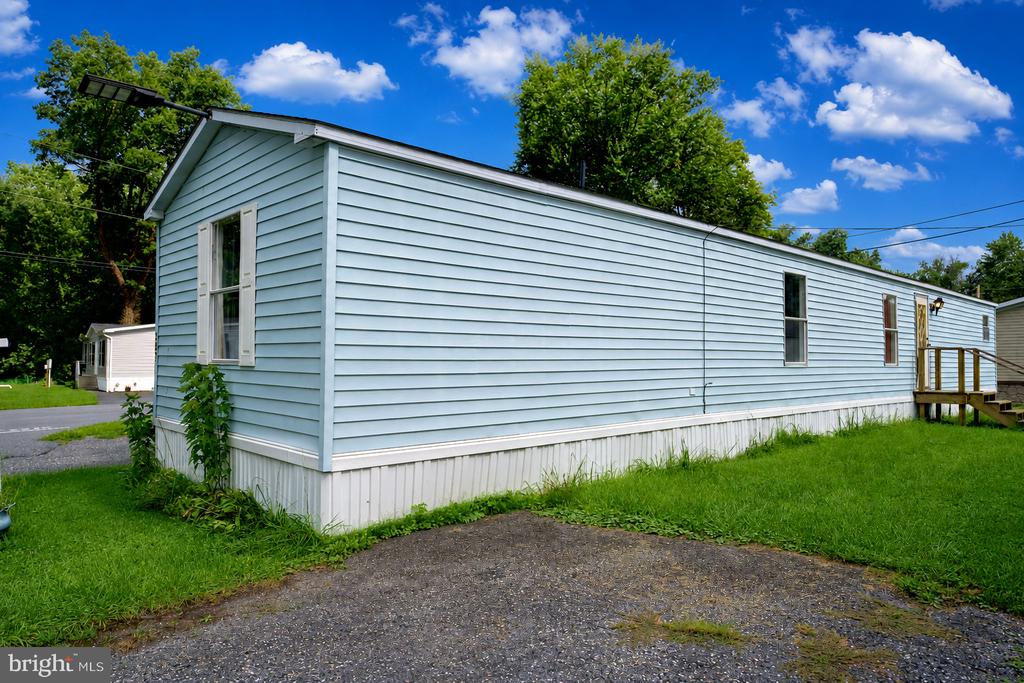 327 CARAVAN COURT