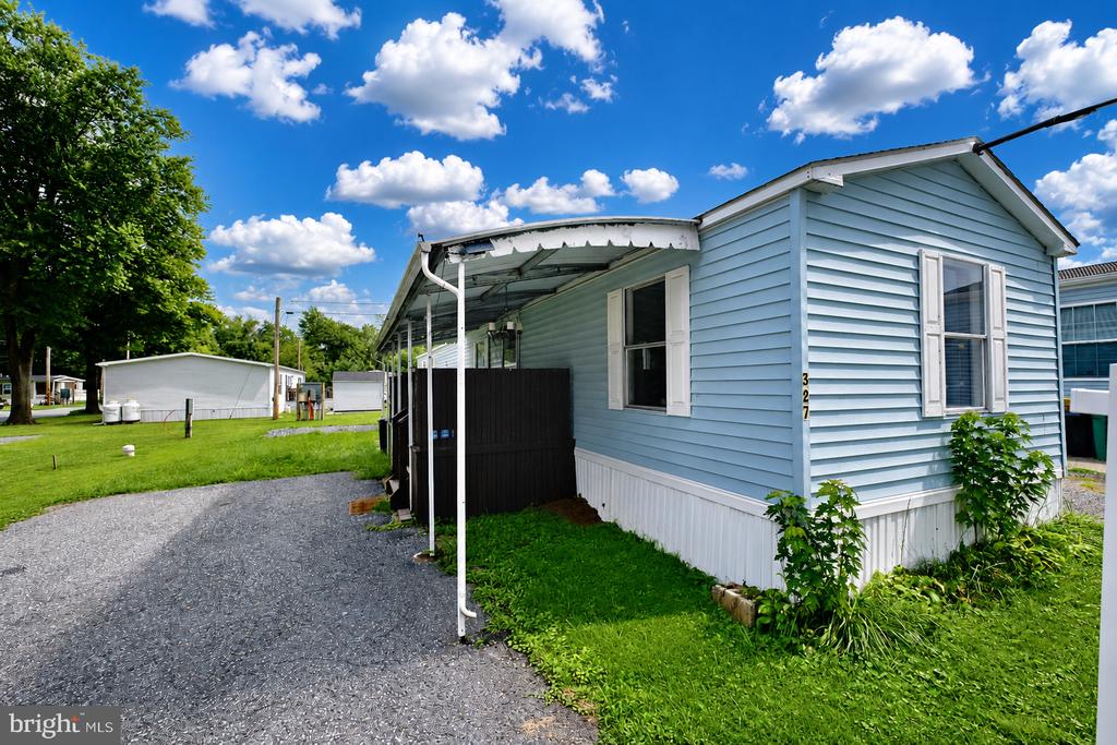 327 CARAVAN COURT