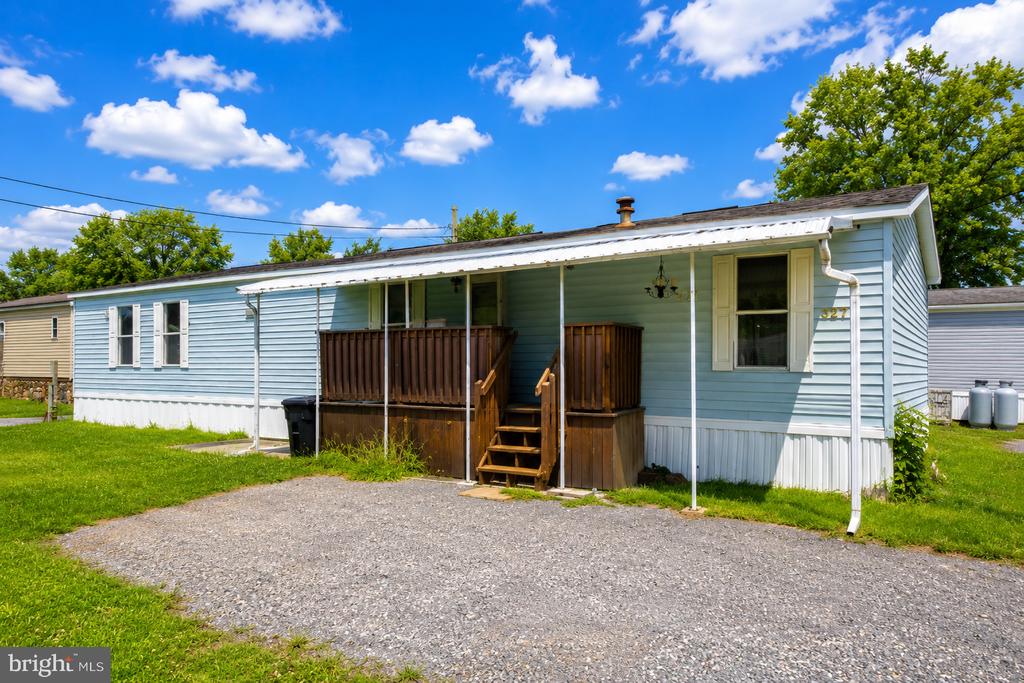 327 CARAVAN COURT