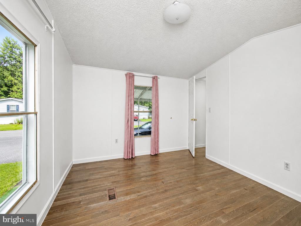 327 CARAVAN COURT