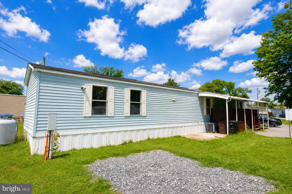 327 CARAVAN COURT