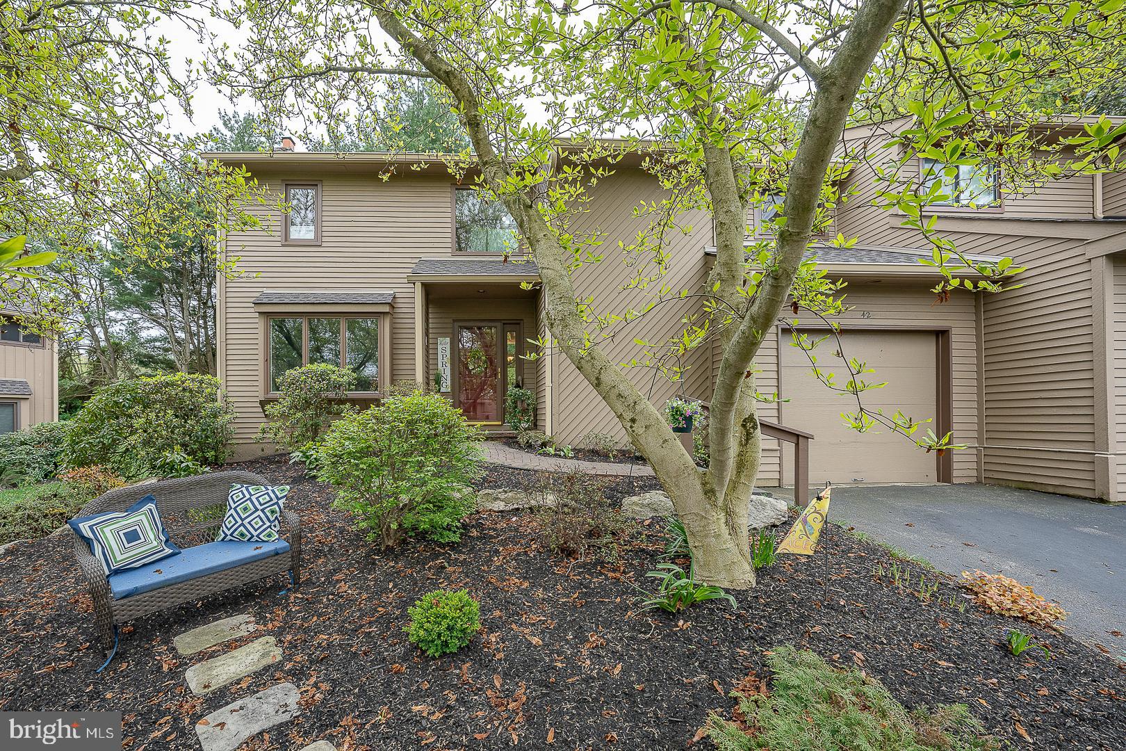 42 Sawgrass Ln