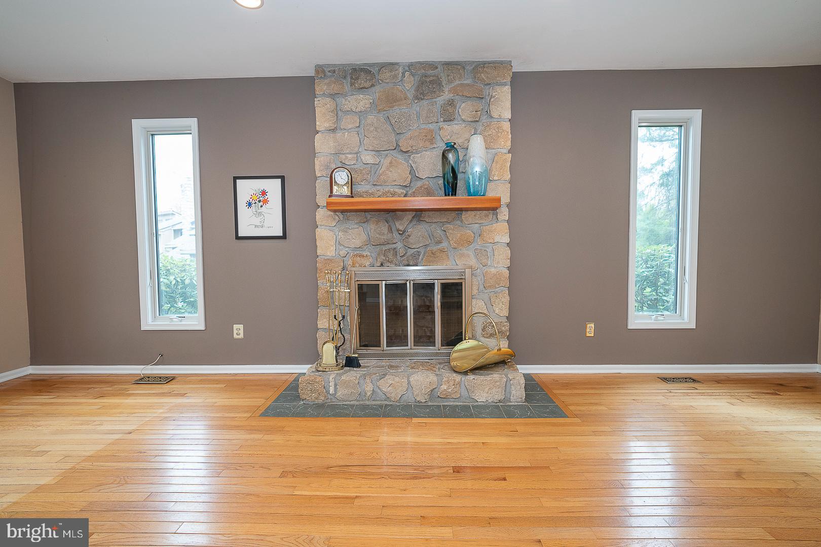 42 Sawgrass Ln