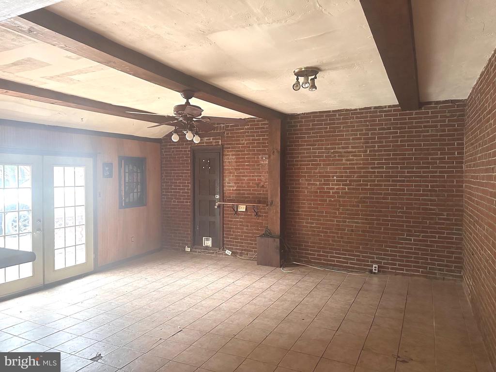 1121 Wilde Ave