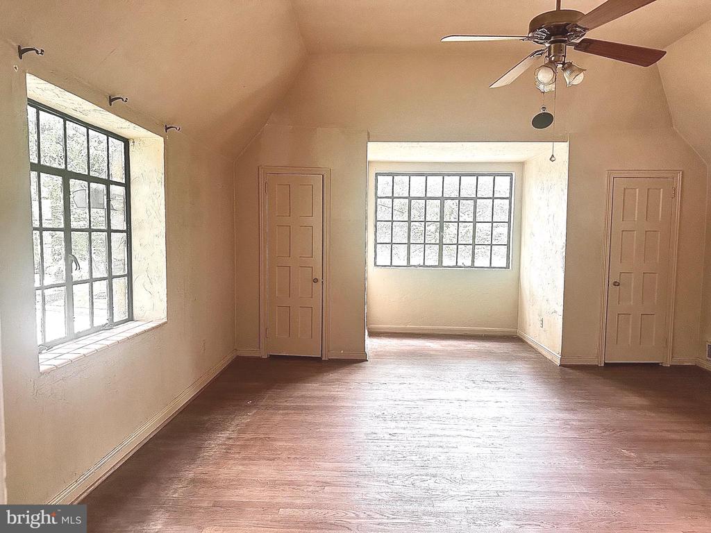 1121 Wilde Ave