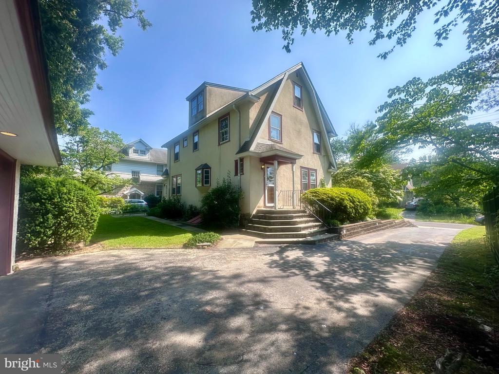 607 Harper Ave