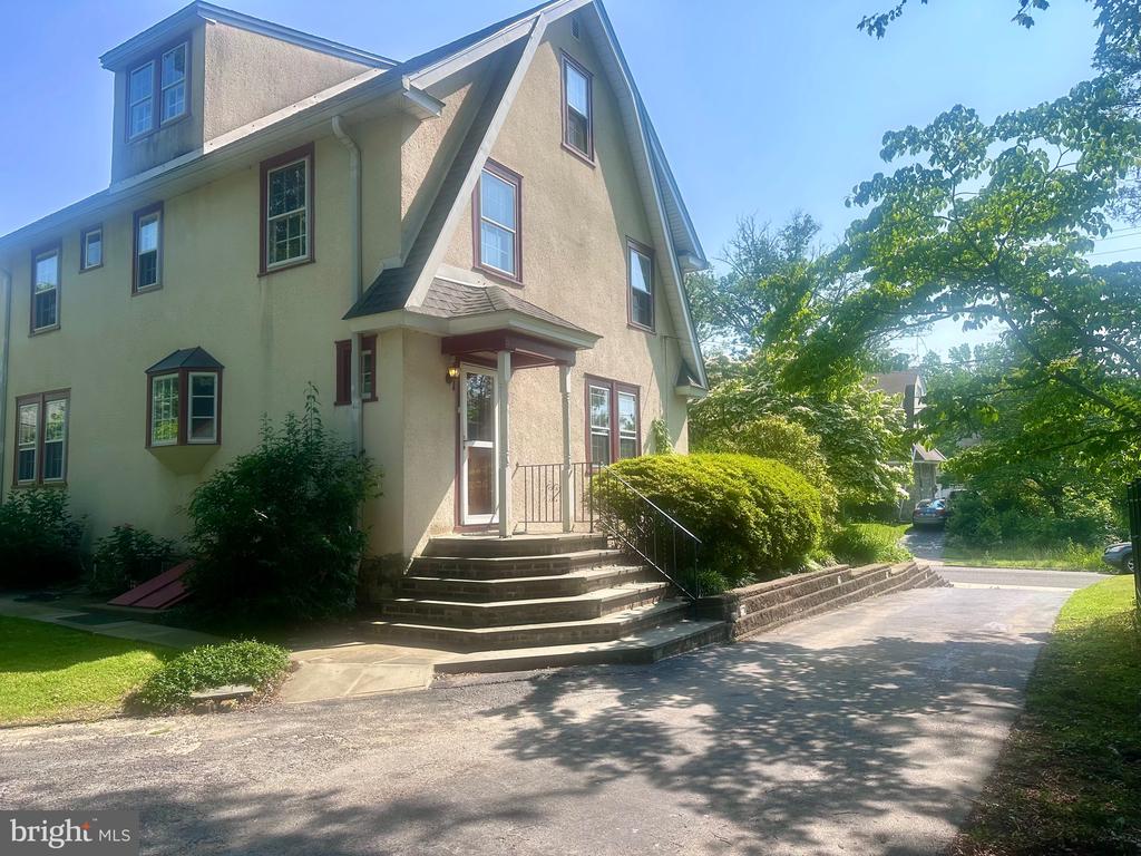 607 Harper Ave