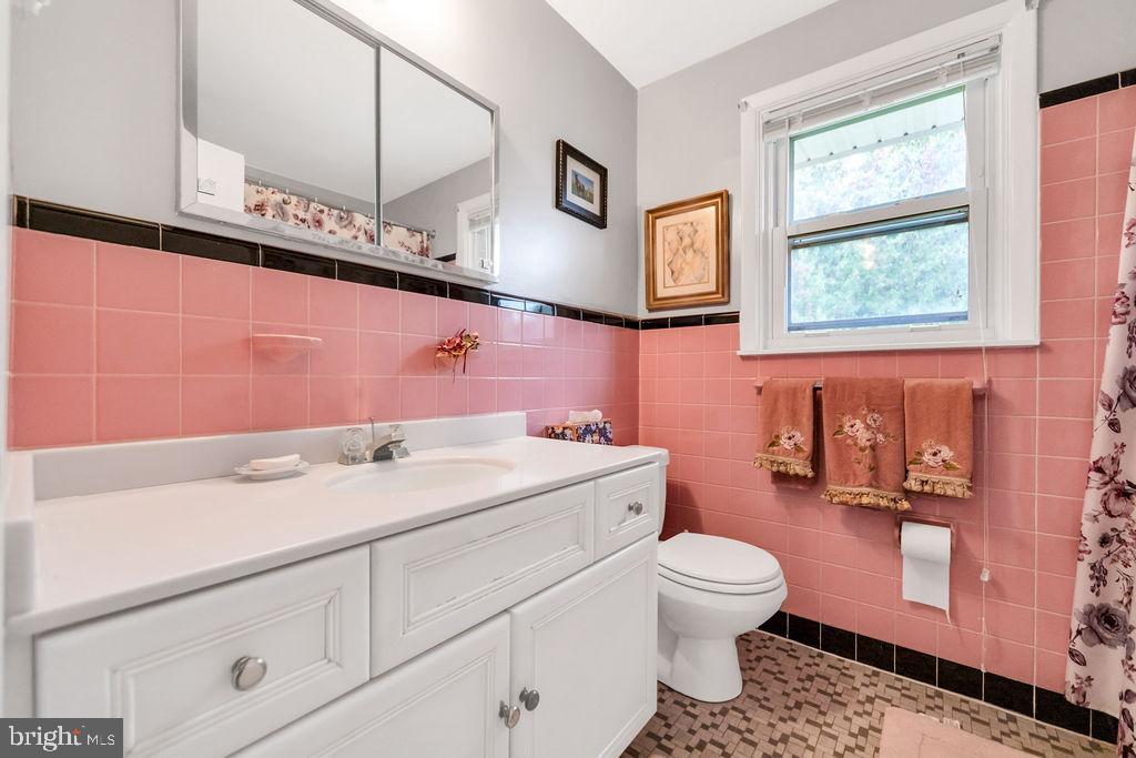 2613 HIGHLAND AVENUE