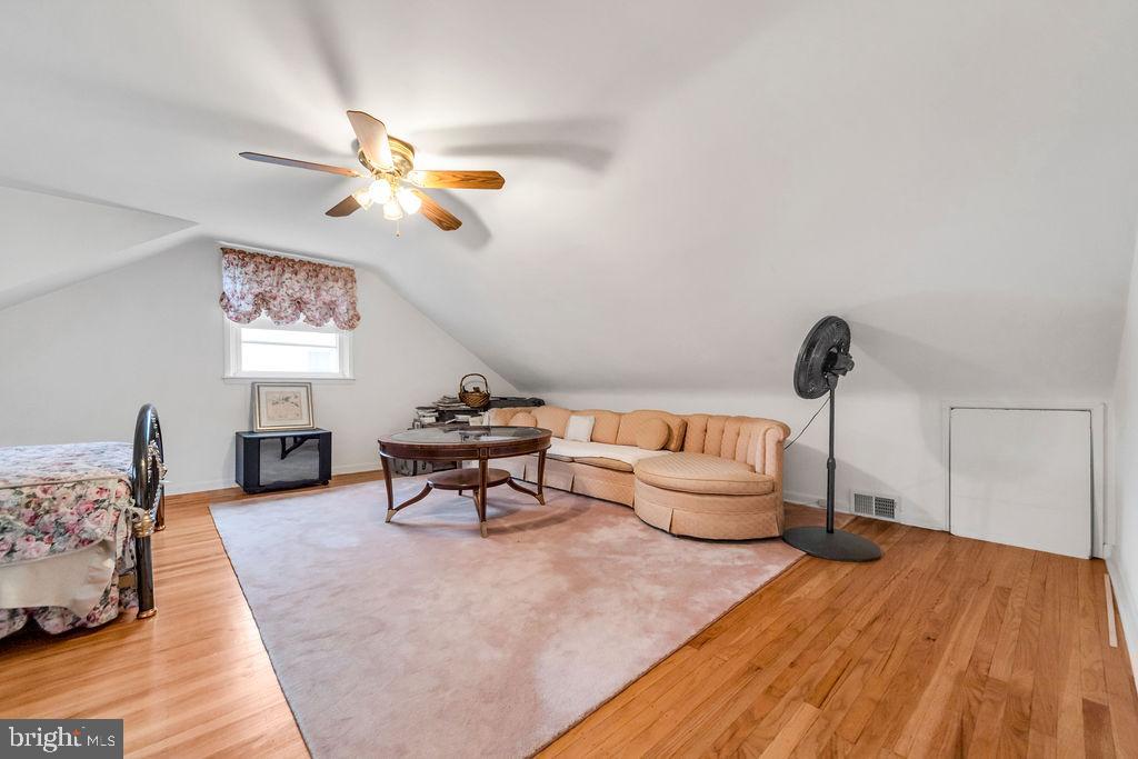 2613 HIGHLAND AVENUE