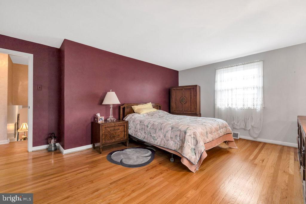 2613 HIGHLAND AVENUE