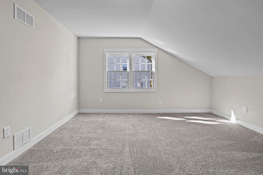 408 GARDEN LANE