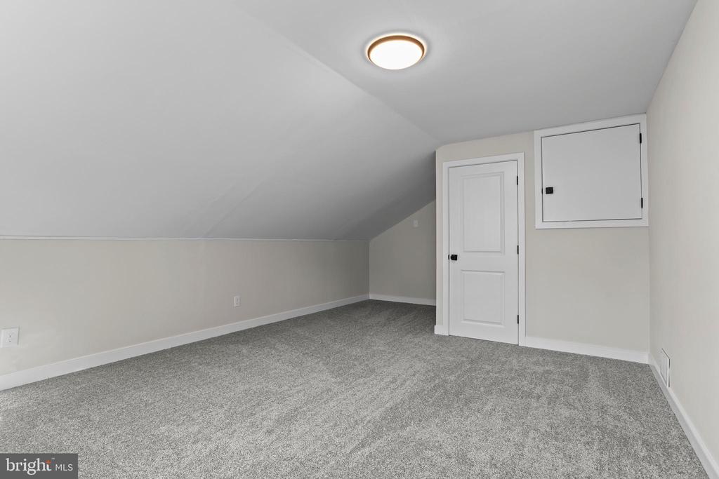 408 GARDEN LANE