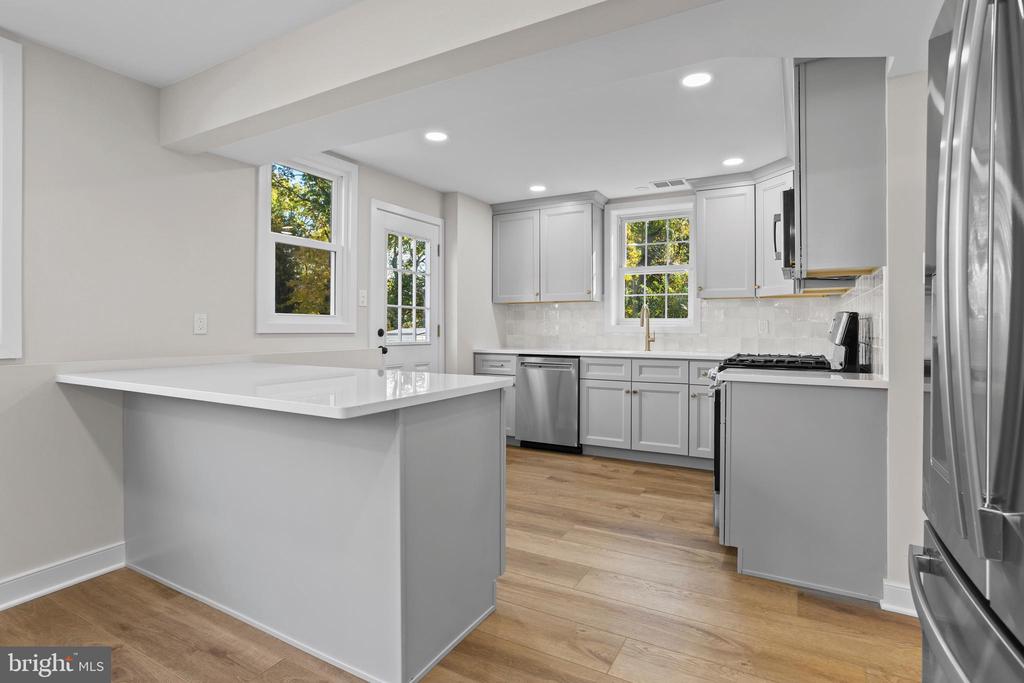408 GARDEN LANE
