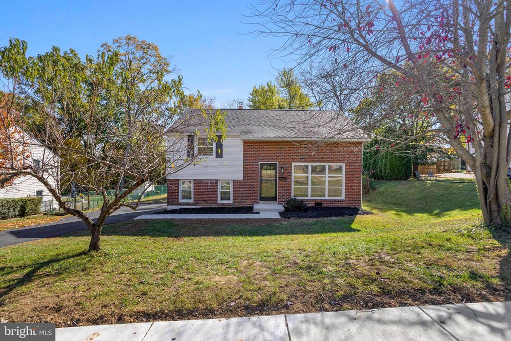 408 GARDEN LANE