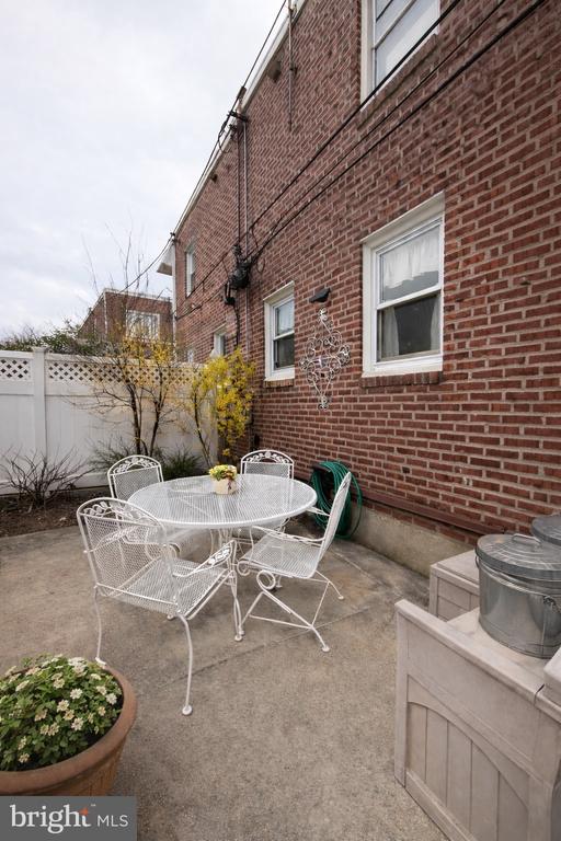 407 ALEXANDER AVENUE