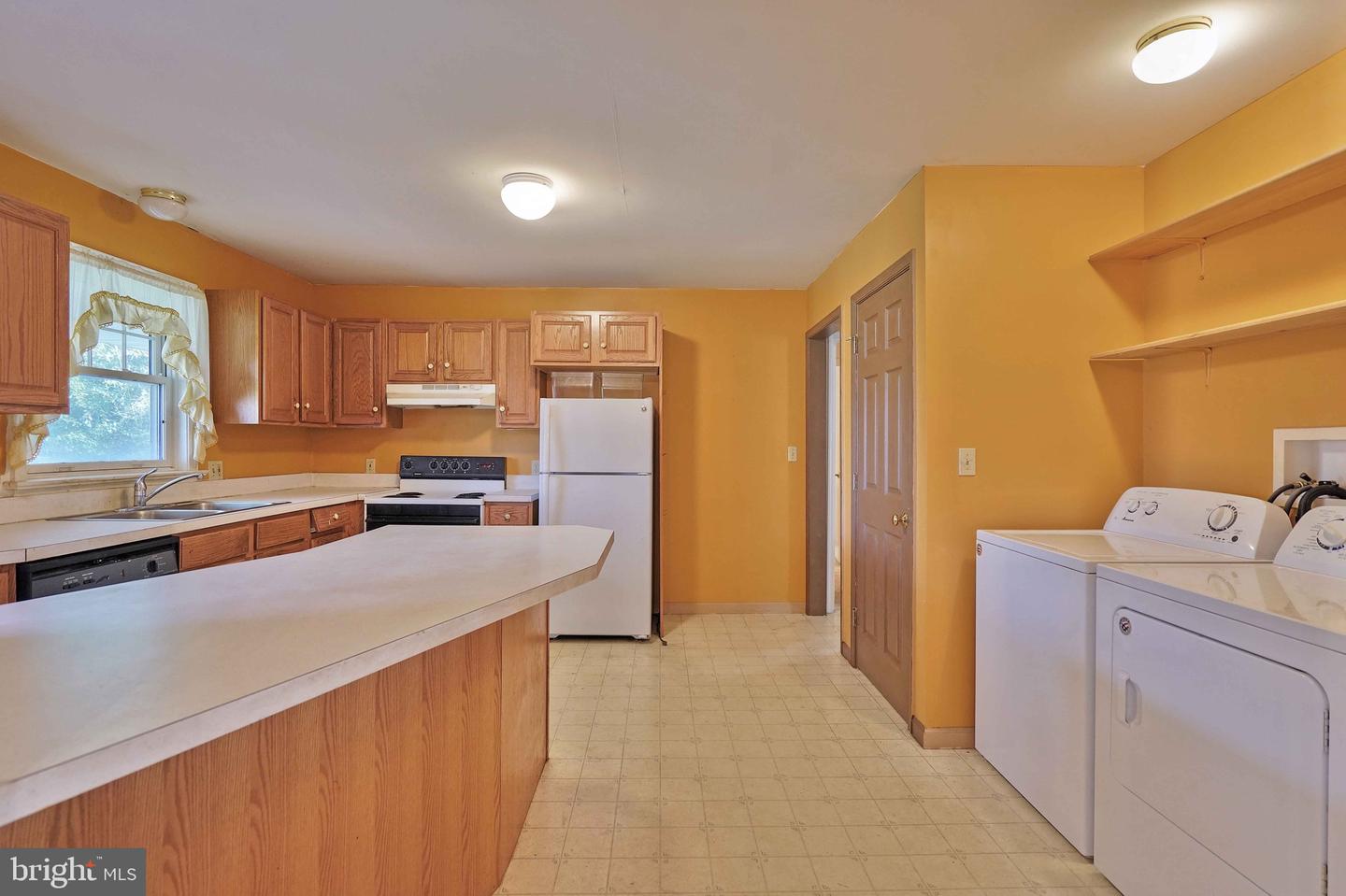 580 Mountain ROAD