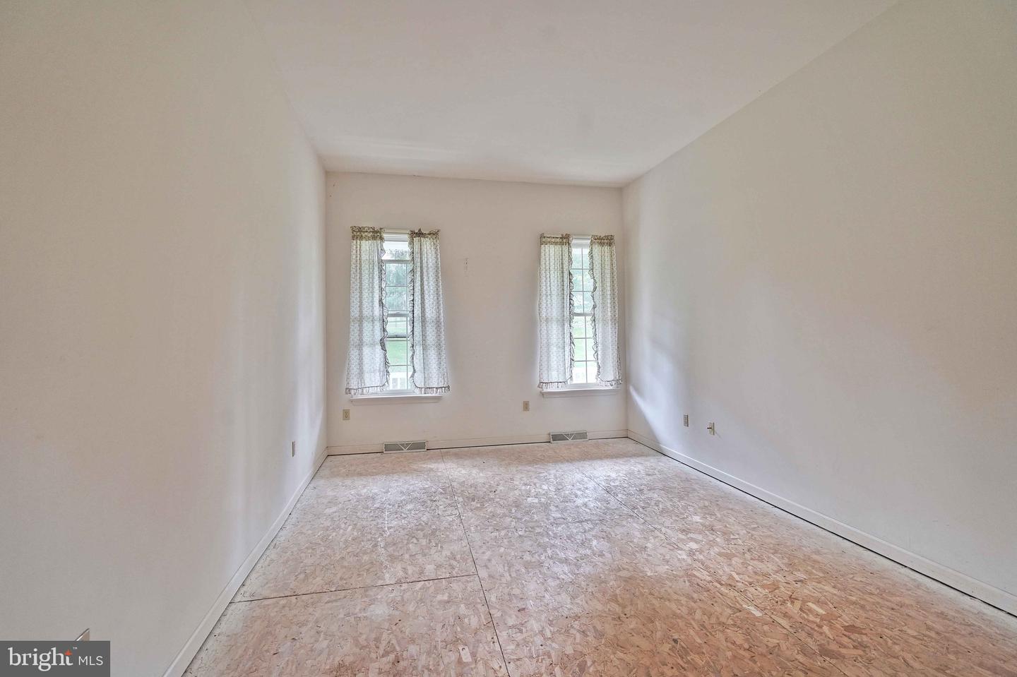 580 Mountain ROAD