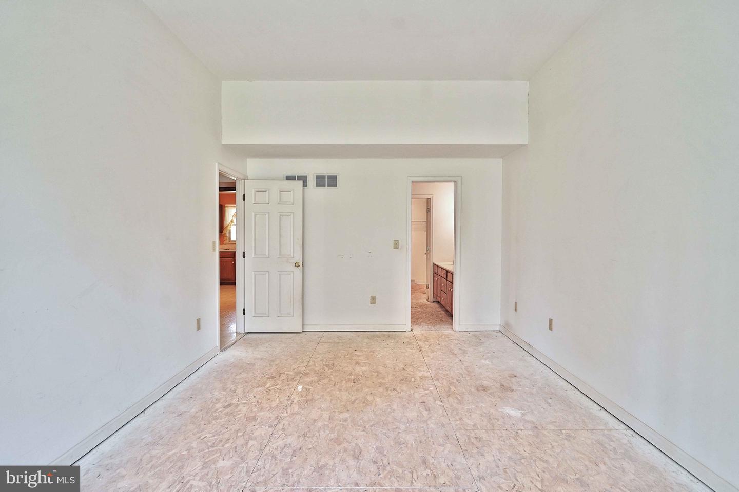 580 Mountain ROAD