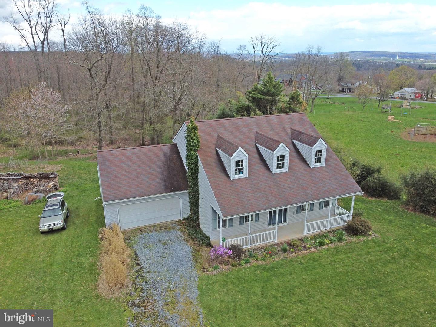 580 Mountain ROAD