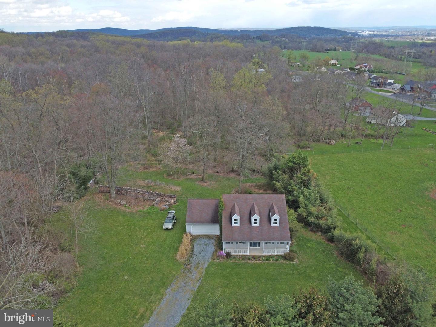 580 Mountain ROAD