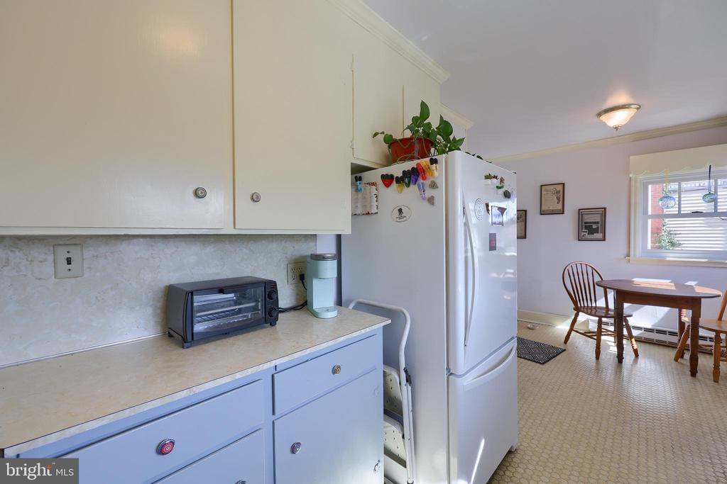 252 W MAIN STREET