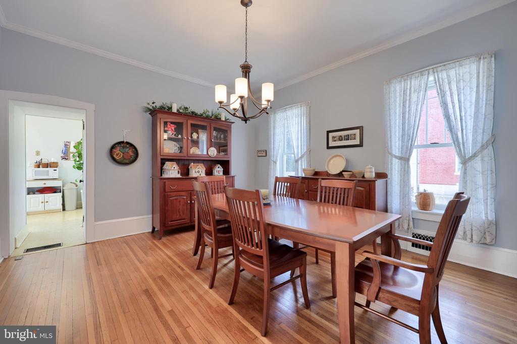 252 W MAIN STREET