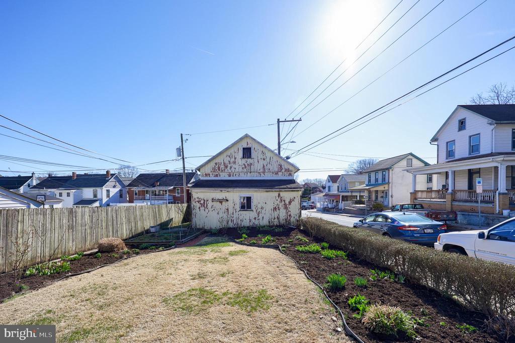 252 W MAIN STREET